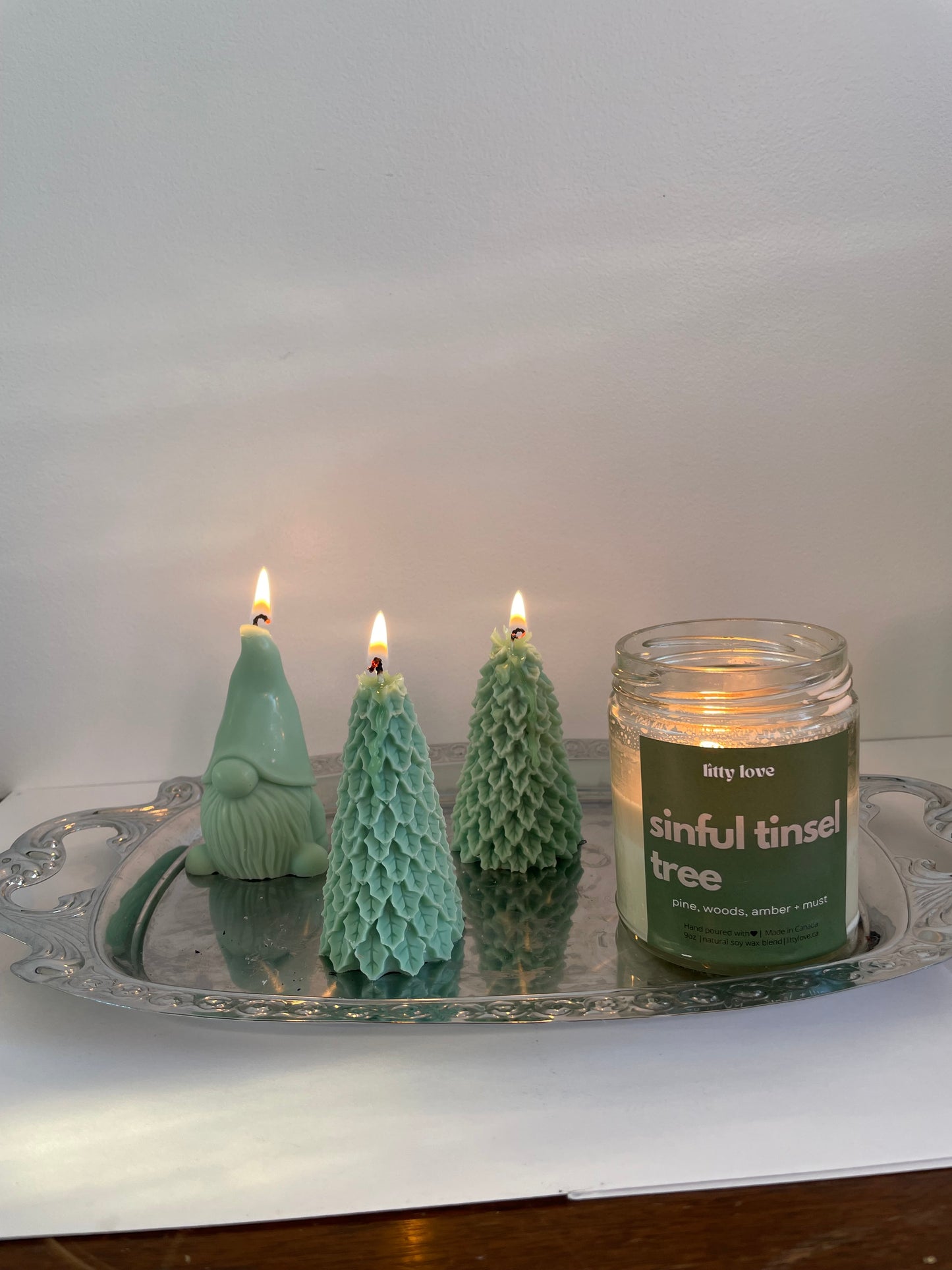 sinful tinsel tree - 9oz candle