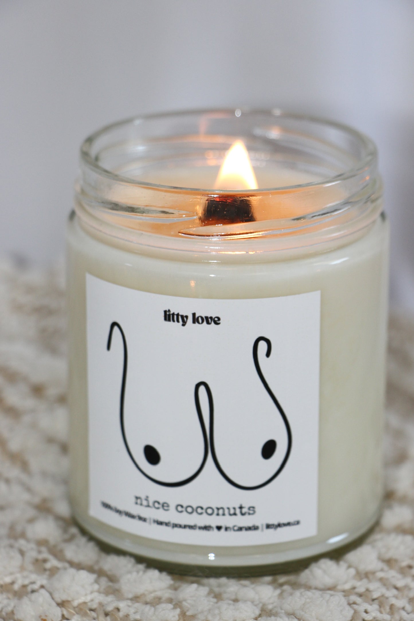 nice coconuts- 9oz candle