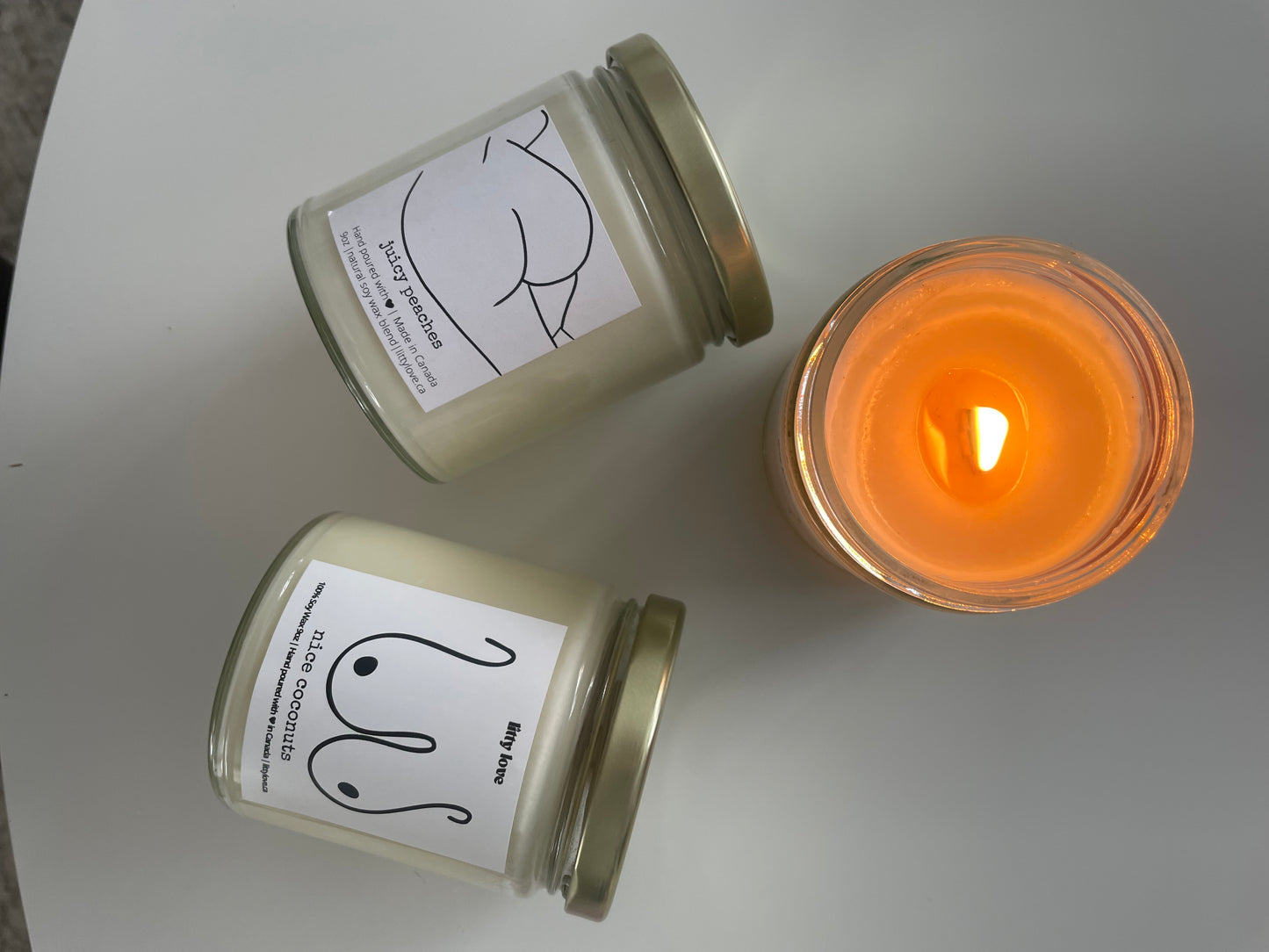 nice coconuts- 9oz candle
