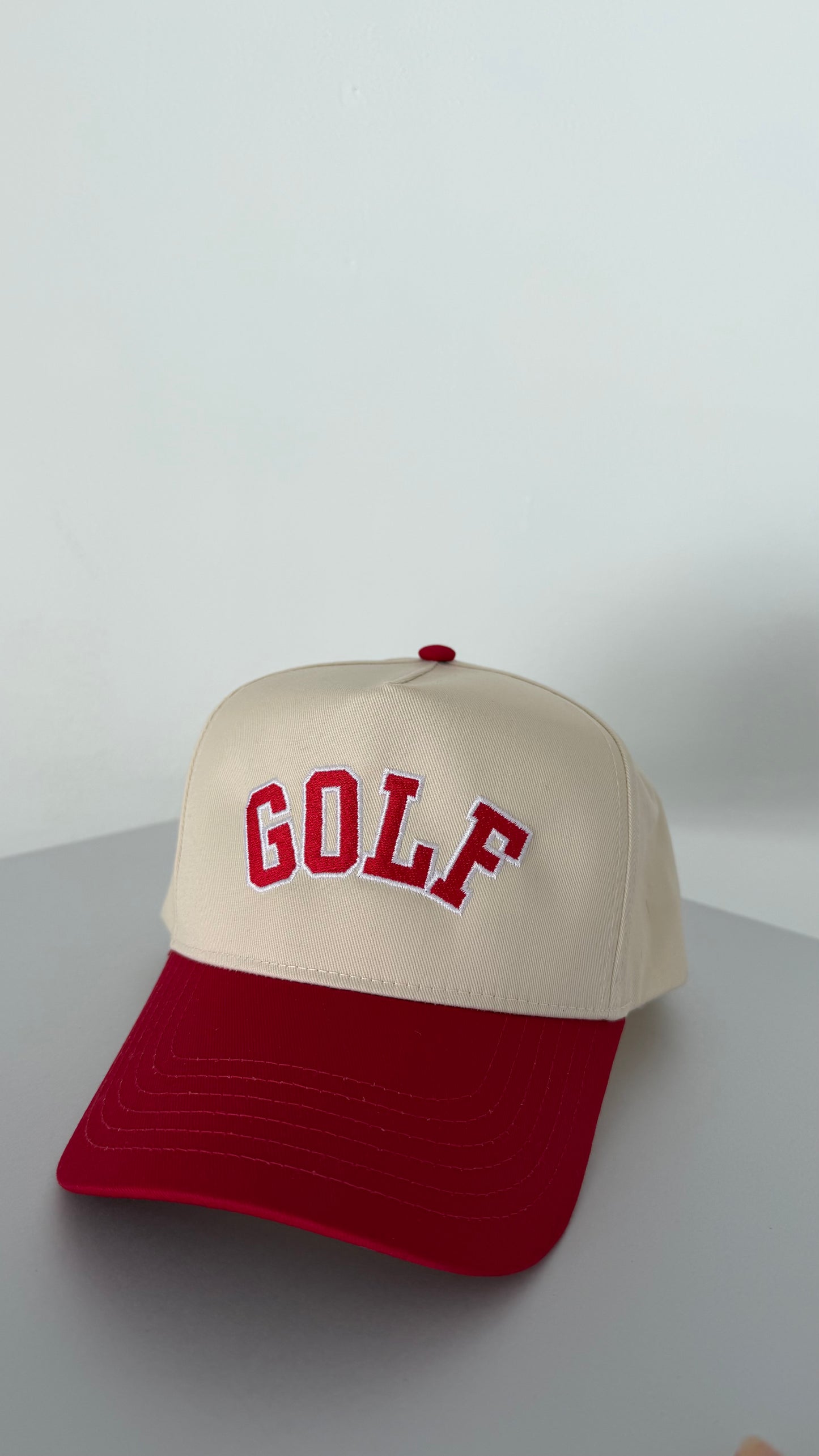 GOLF trucker hat (beige & red) unisex